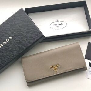 Beautiful Authentic Prada Saffiano Leather Wallet